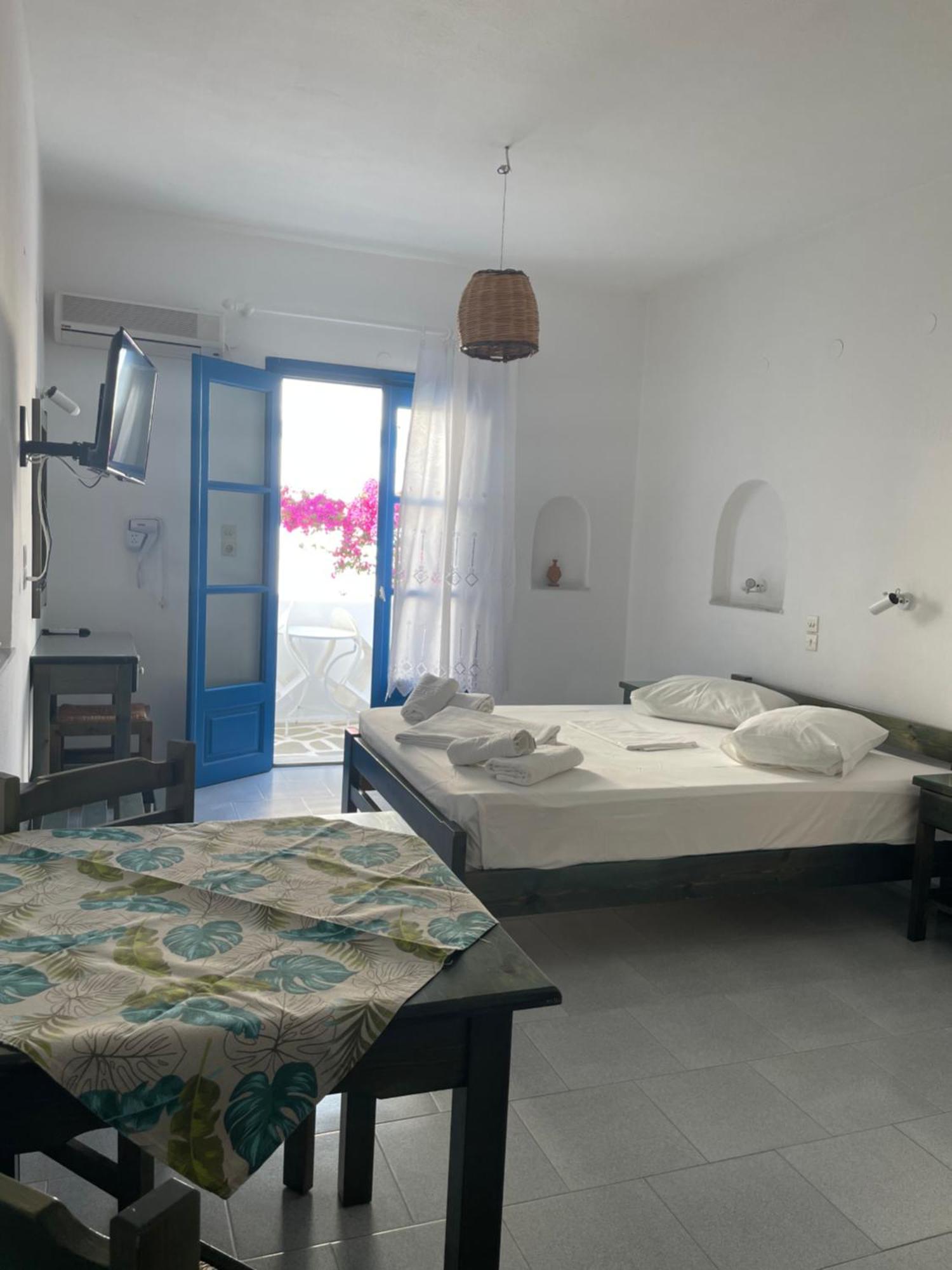 Pelagos Studios Parikia  Exterior photo